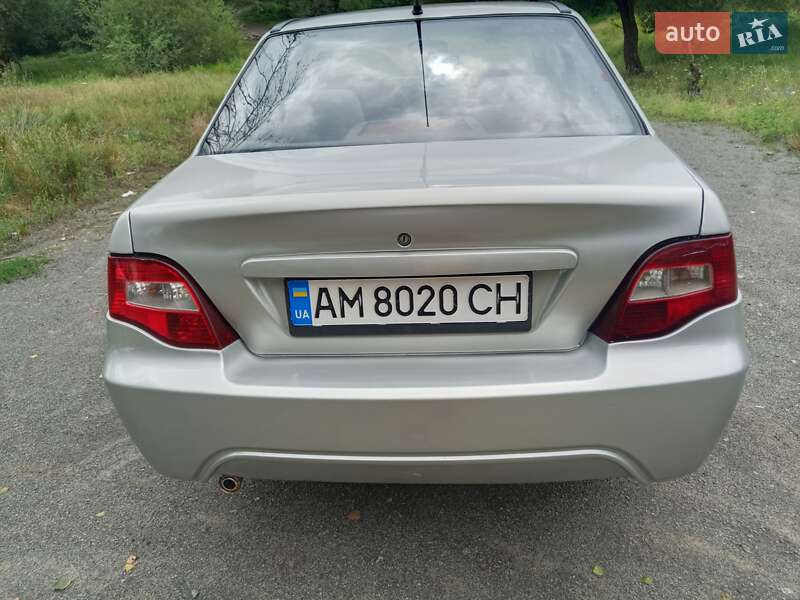 Седан Daewoo Nexia 2008 в Малине