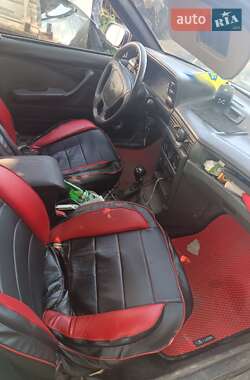 Седан Daewoo Nexia 1995 в 