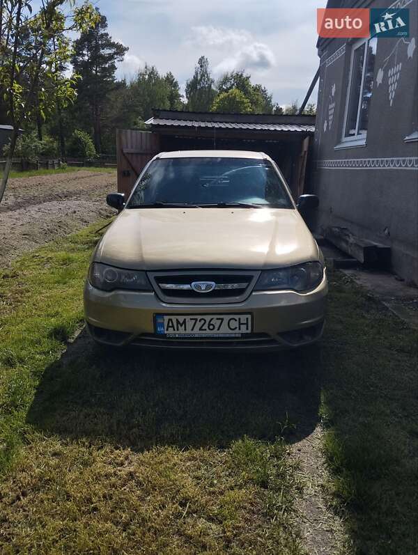 Седан Daewoo Nexia 2011 в Довбыше