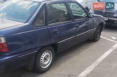 Седан Daewoo Nexia 1996 в Киеве