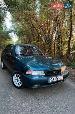 Седан Daewoo Nexia 1997 в Синельниково
