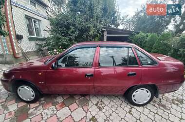 Седан Daewoo Nexia 2011 в 