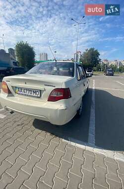 Седан Daewoo Nexia 2010 в 