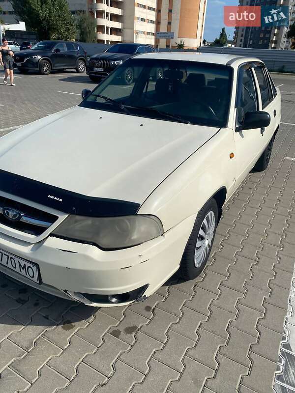Седан Daewoo Nexia 2010 в Киеве