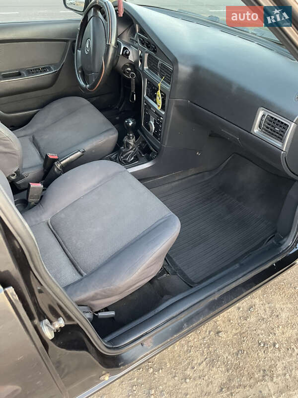 Седан Daewoo Nexia 2010 в Одессе
