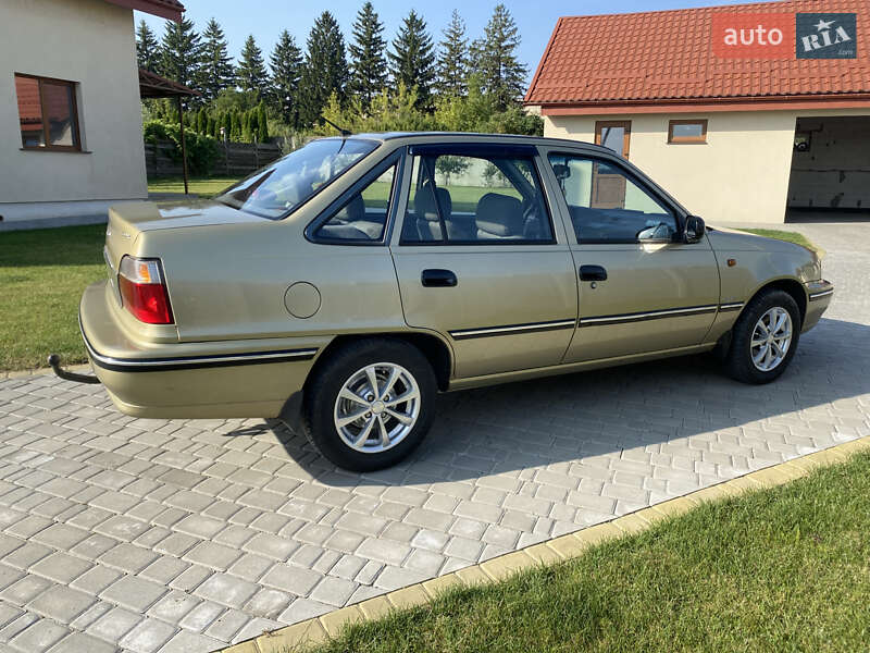 Седан Daewoo Nexia 2007 в Млинове