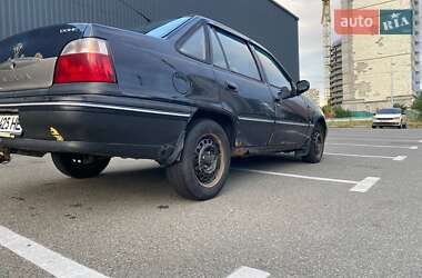 Седан Daewoo Nexia 2007 в 