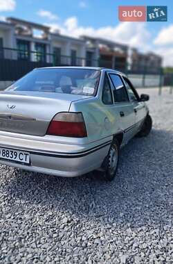 Седан Daewoo Nexia 2004 в 