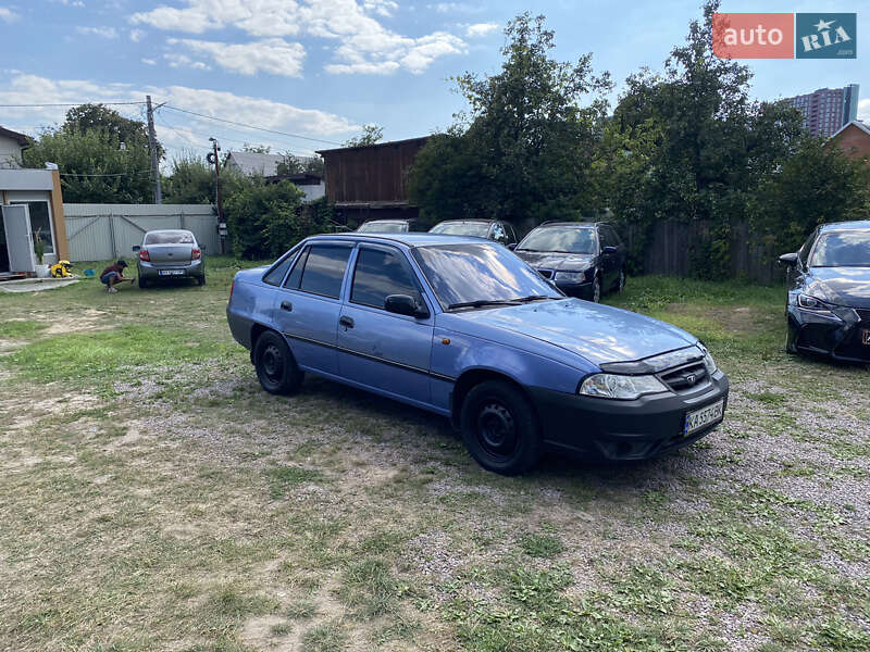 Седан Daewoo Nexia 2009 в 