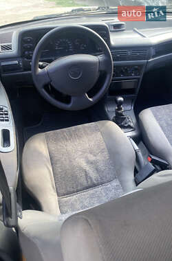 Седан Daewoo Nexia 2008 в 