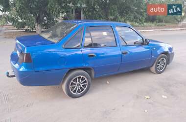 Седан Daewoo Nexia 2011 в 