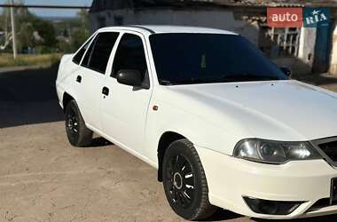 Седан Daewoo Nexia 2011 в 