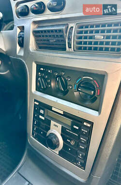 Седан Daewoo Nexia 2012 в 