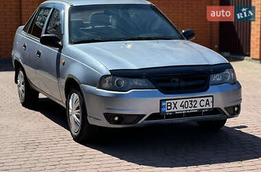 Седан Daewoo Nexia 2010 в 