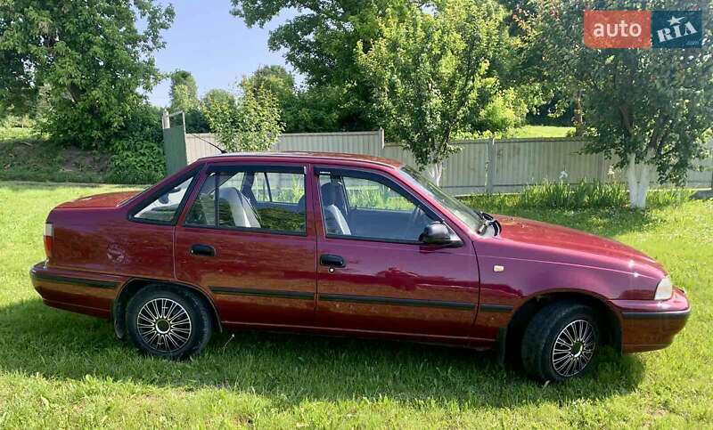 Седан Daewoo Nexia 2007 в Волочиске