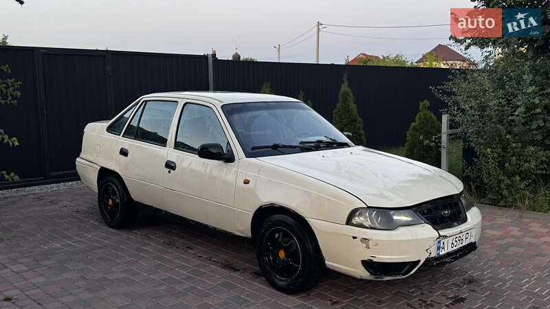 Седан Daewoo Nexia 1995 в Киеве