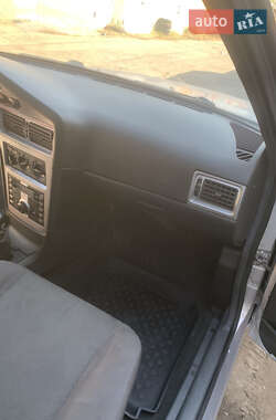 Седан Daewoo Nexia 2012 в 