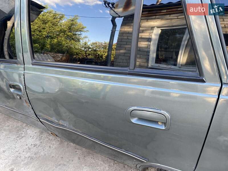 Седан Daewoo Nexia 1997 в Новомосковську