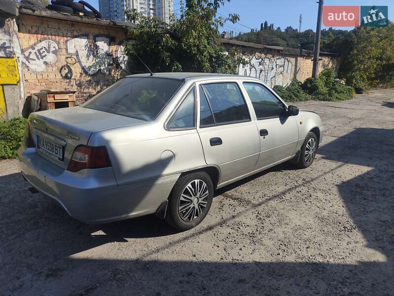 Седан Daewoo Nexia 2008 в Києві