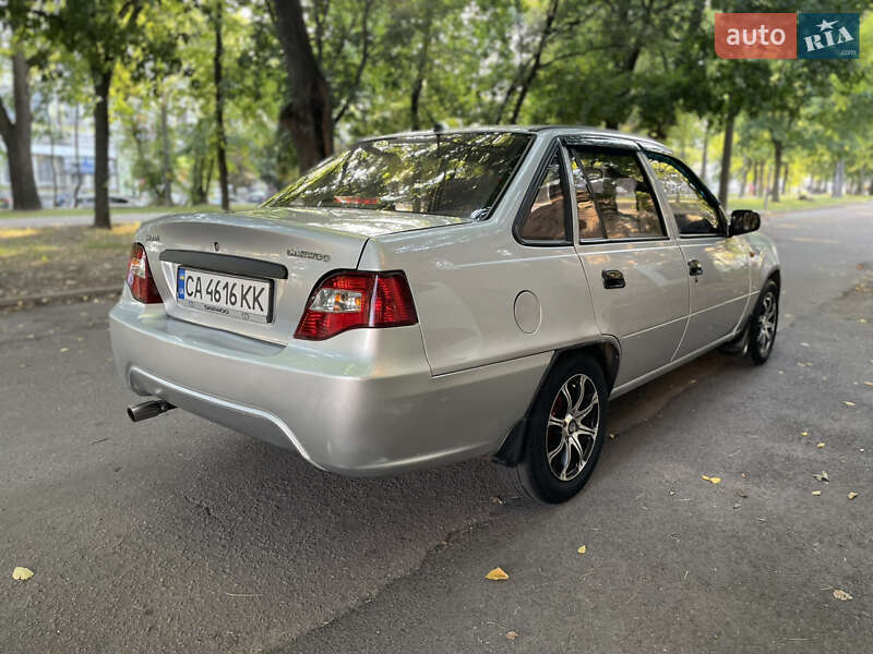 Седан Daewoo Nexia 2011 в Умани
