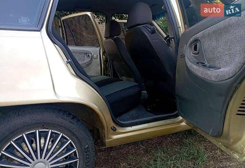 Седан Daewoo Nexia 2006 в Днепре