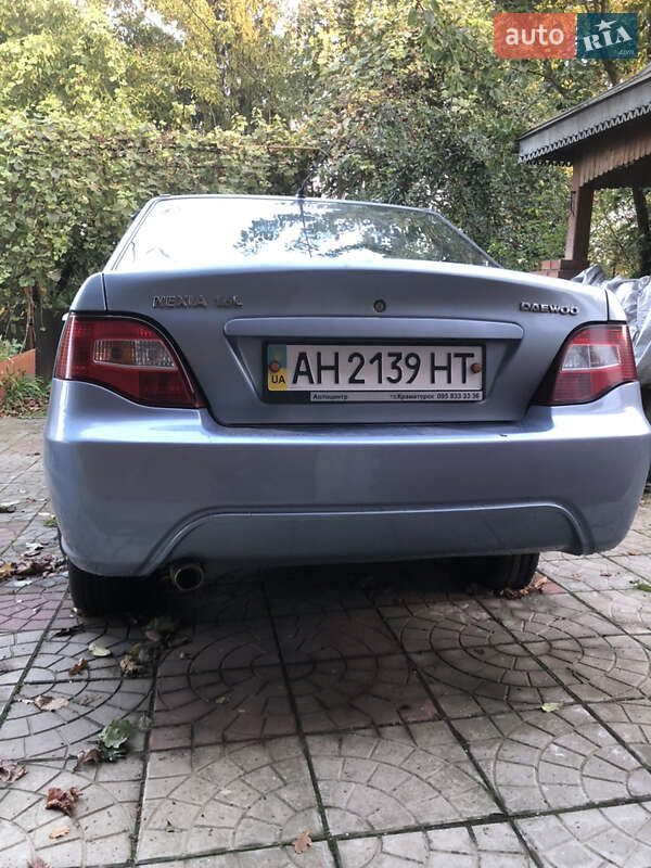 Седан Daewoo Nexia 2011 в 