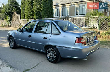Седан Daewoo Nexia 2012 в 