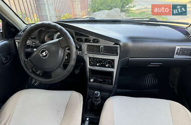Седан Daewoo Nexia 2012 в 