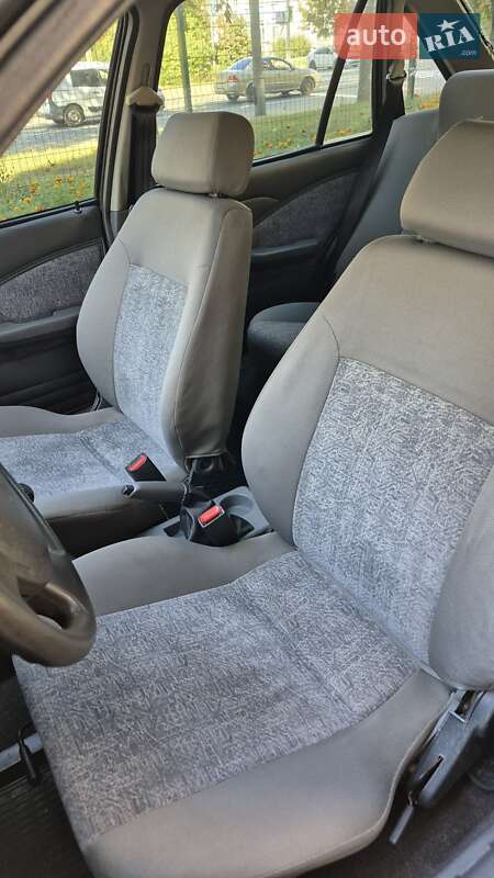 Седан Daewoo Nexia 2008 в Киеве