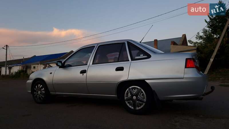 Седан Daewoo Nexia 2011 в Звенигородке