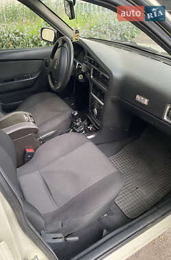 Седан Daewoo Nexia 2011 в 