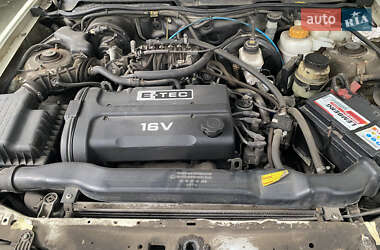 Седан Daewoo Nexia 2011 в 