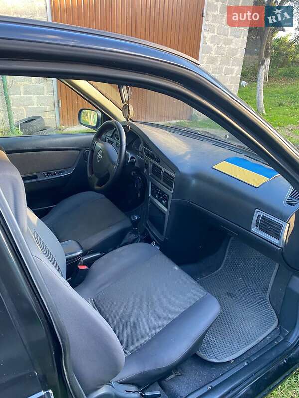 Седан Daewoo Nexia 2008 в Стрые
