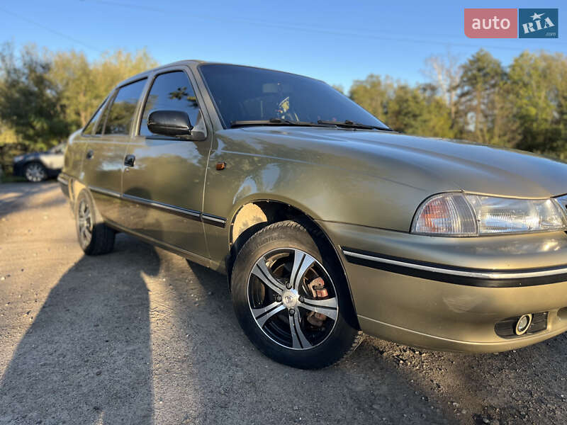 Седан Daewoo Nexia 2007 в Новояворівську