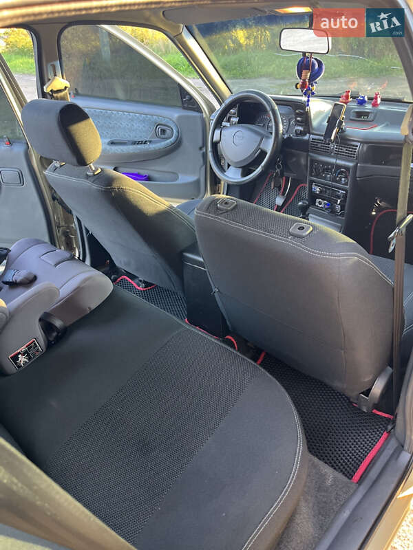Седан Daewoo Nexia 2007 в Новояворівську