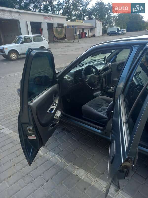 Седан Daewoo Nexia 1997 в Овидиополе