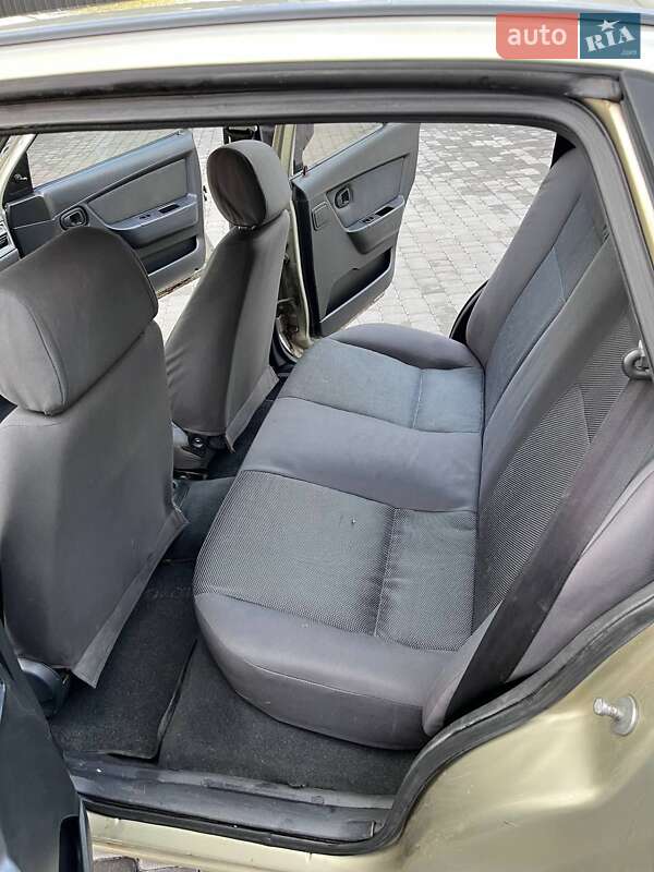 Седан Daewoo Nexia 2011 в Староконстантинове