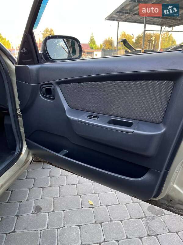Седан Daewoo Nexia 2011 в Староконстантинове