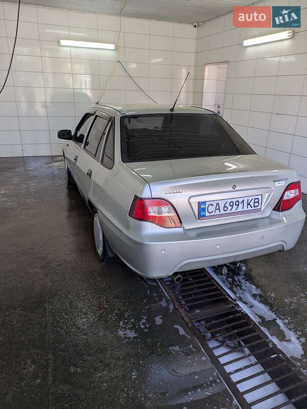 Седан Daewoo Nexia 2008 в Измаиле