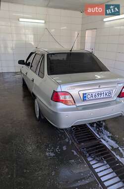 Седан Daewoo Nexia 2008 в 