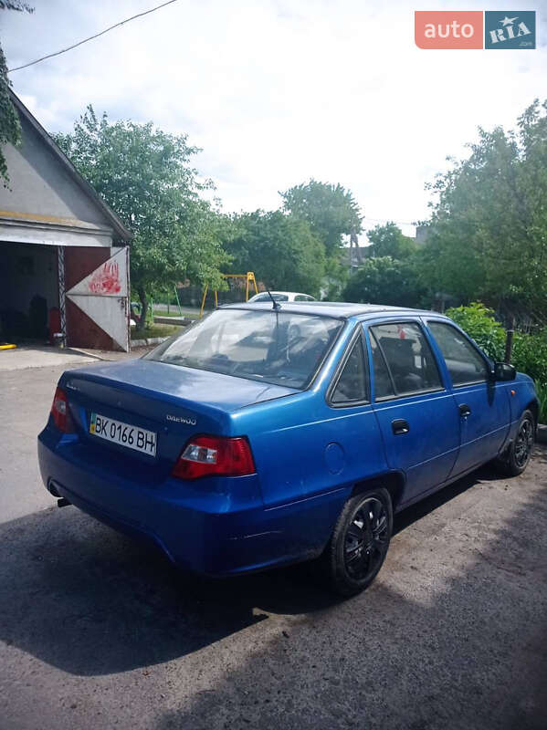 Седан Daewoo Nexia 2008 в Ровно