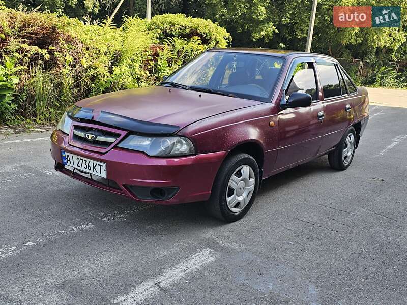 Седан Daewoo Nexia 2011 в 