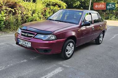 Седан Daewoo Nexia 2011 в 