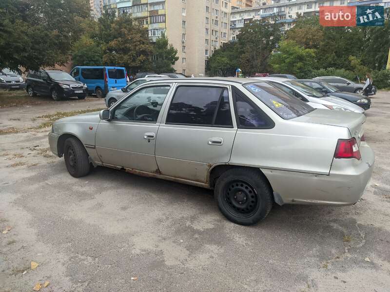 Седан Daewoo Nexia 2009 в Киеве