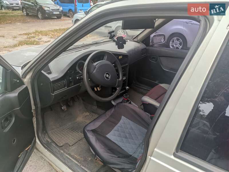 Седан Daewoo Nexia 2009 в Киеве