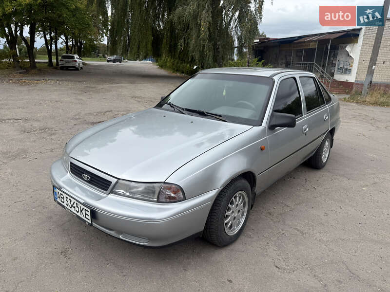 Седан Daewoo Nexia 1995 в Жмеринке