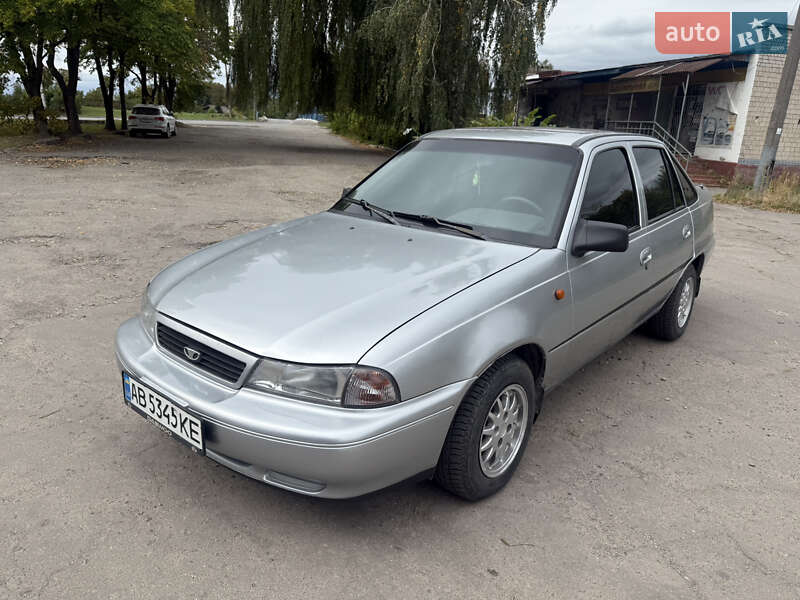 Седан Daewoo Nexia 1995 в Жмеринке