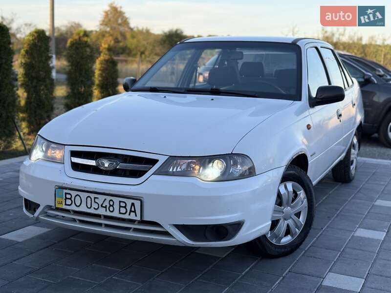 Седан Daewoo Nexia 2011 в Дрогобыче