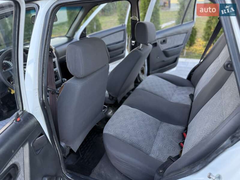 Седан Daewoo Nexia 2011 в Дрогобыче