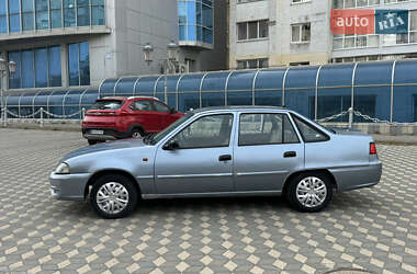 Седан Daewoo Nexia 2012 в 